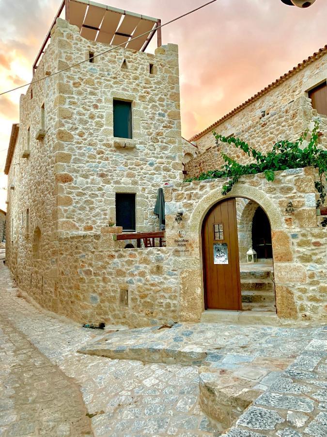 Vetilios Lithos Boutique Hotel Néon Oítilon Екстериор снимка