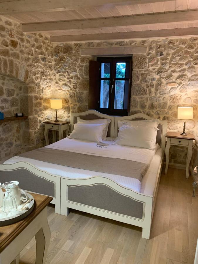 Vetilios Lithos Boutique Hotel Néon Oítilon Екстериор снимка