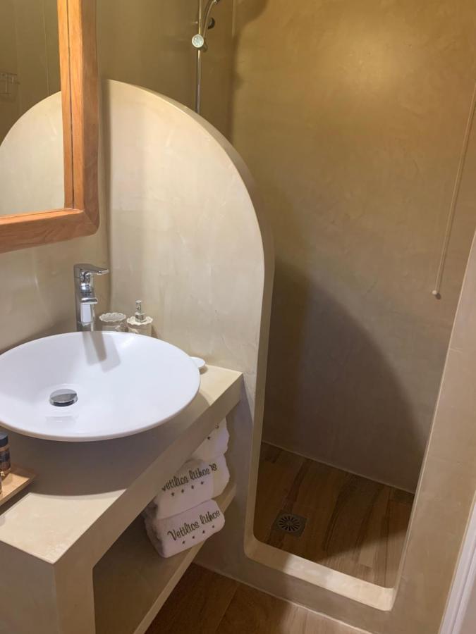 Vetilios Lithos Boutique Hotel Néon Oítilon Екстериор снимка