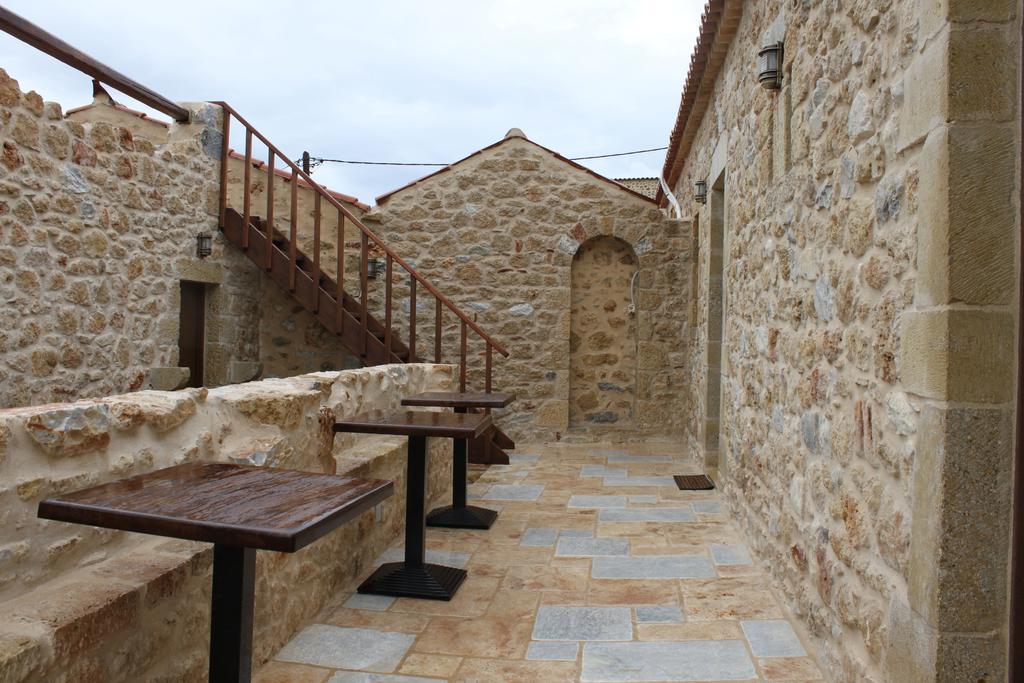 Vetilios Lithos Boutique Hotel Néon Oítilon Екстериор снимка