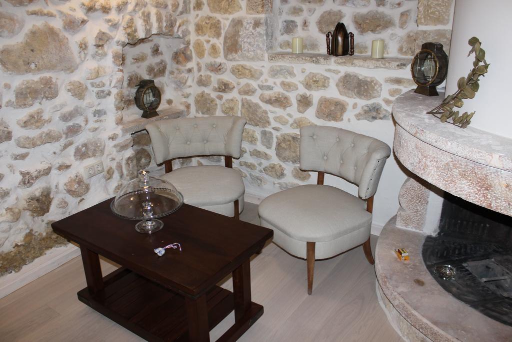 Vetilios Lithos Boutique Hotel Néon Oítilon Екстериор снимка