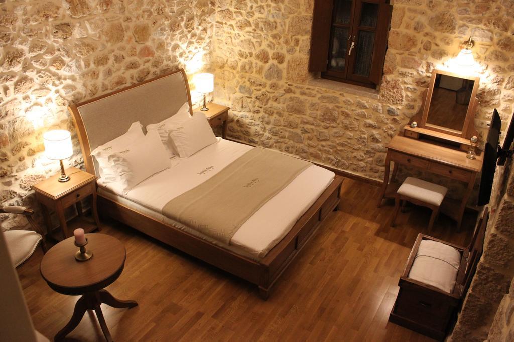 Vetilios Lithos Boutique Hotel Néon Oítilon Екстериор снимка