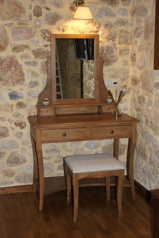 Vetilios Lithos Boutique Hotel Néon Oítilon Екстериор снимка