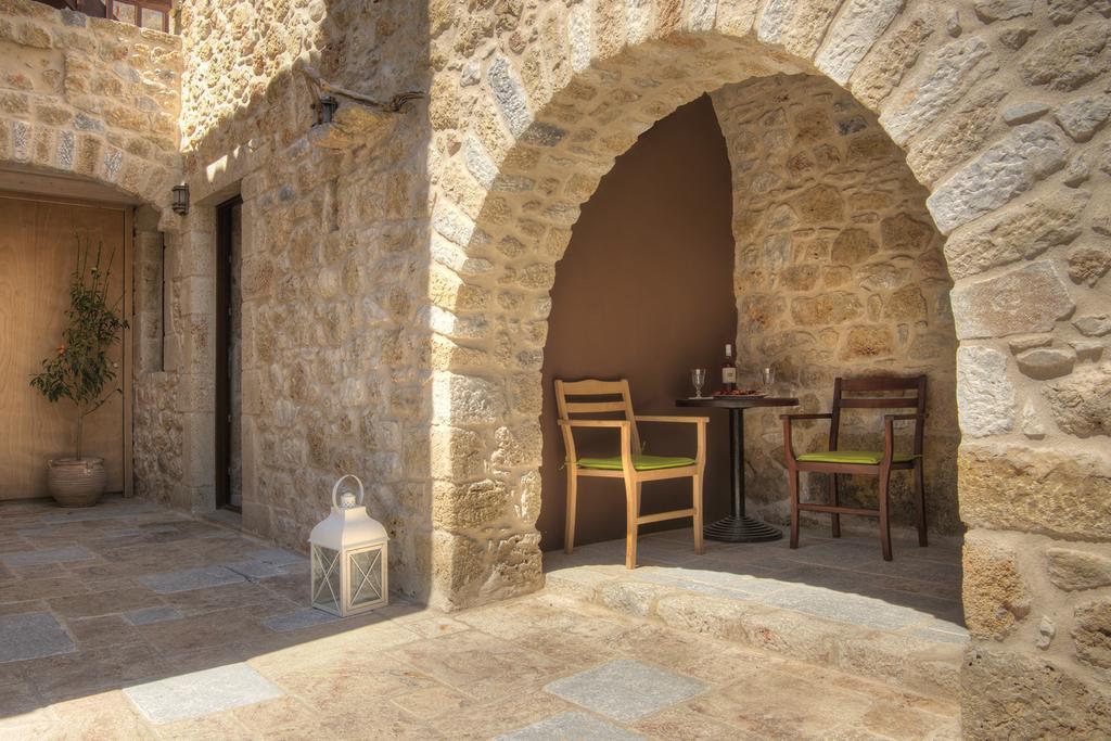 Vetilios Lithos Boutique Hotel Néon Oítilon Екстериор снимка