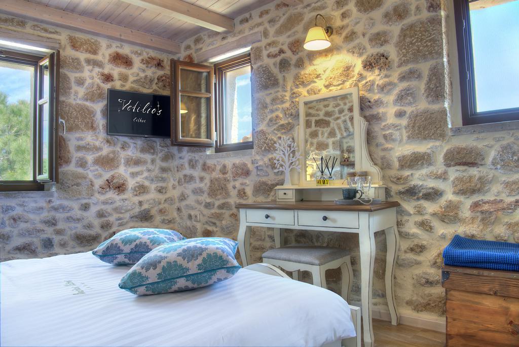 Vetilios Lithos Boutique Hotel Néon Oítilon Екстериор снимка