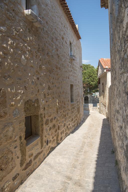Vetilios Lithos Boutique Hotel Néon Oítilon Екстериор снимка